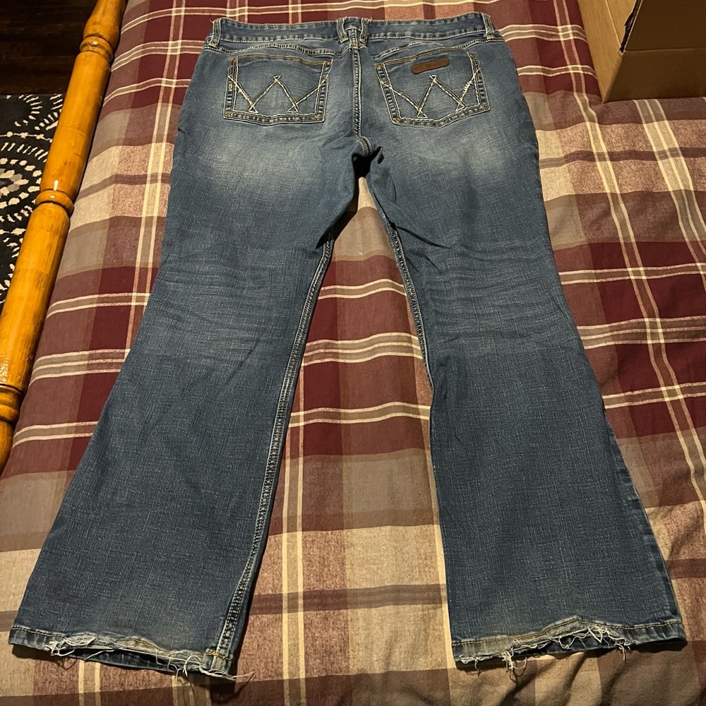 Women’s Plus Wrangler Retro Mae Jean Size 22 Regular Length